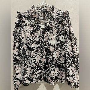 Express Top. Size S. Back, white and pink